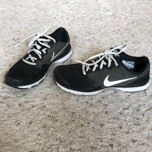 Nike Tennis Shoes